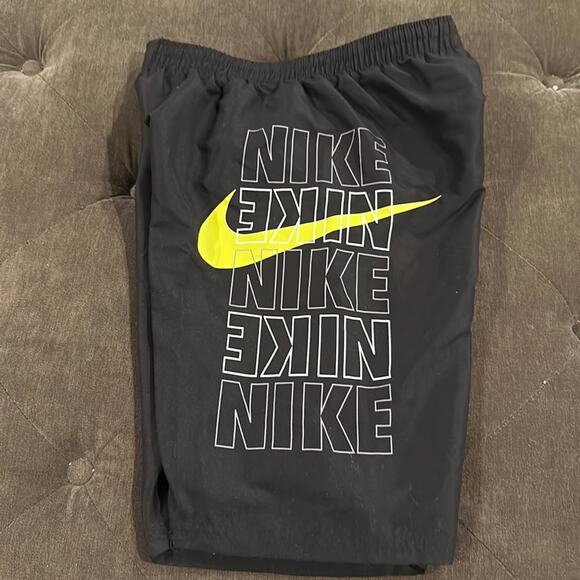 Nike boys swim trunks size large - Picture 1 of 5